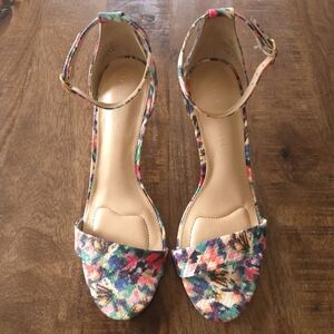 Heeled Strappy Ankle Sandal Floral